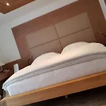 韦盖纳酒店